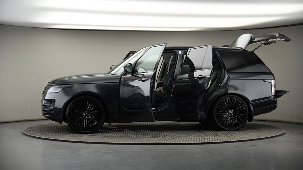 More views of Land Rover Range Rover
