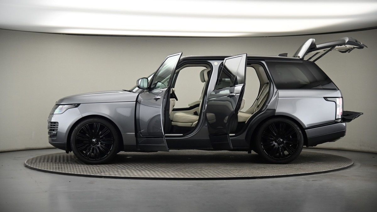 More views of Land Rover Range Rover