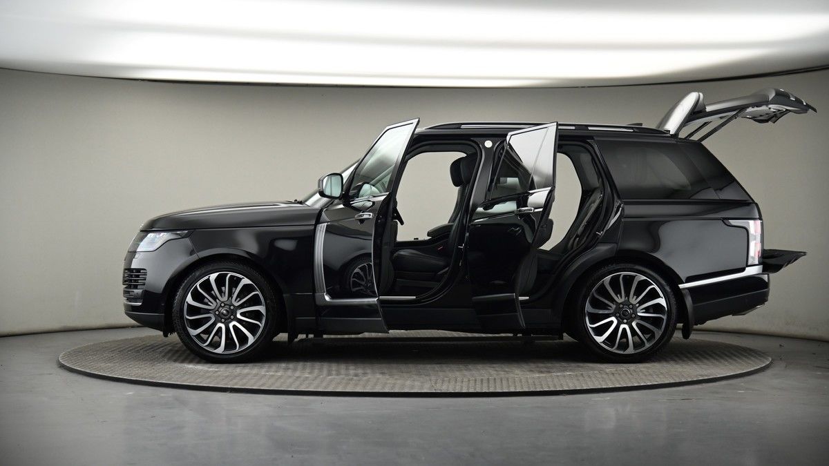 More views of Land Rover Range Rover