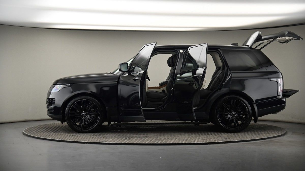 More views of Land Rover Range Rover