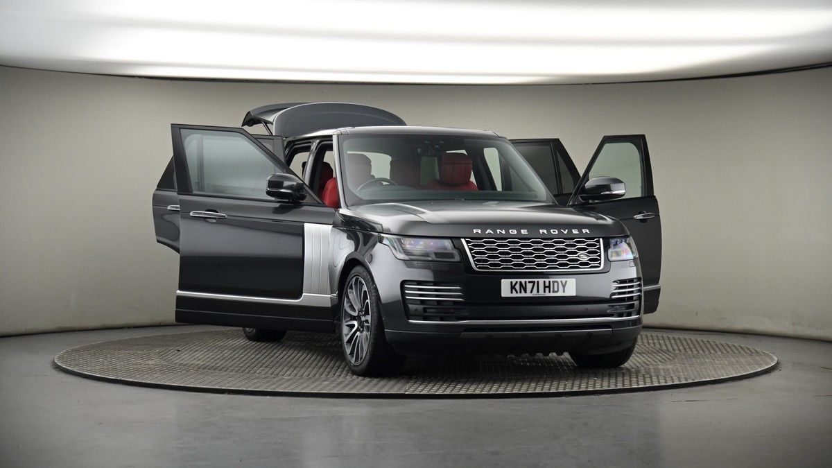 More views of Land Rover Range Rover