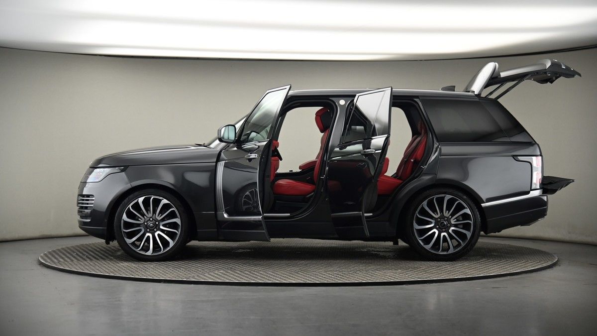 More views of Land Rover Range Rover