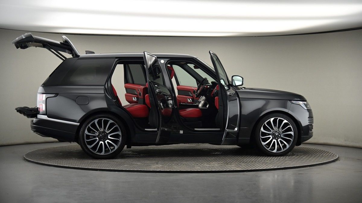 More views of Land Rover Range Rover