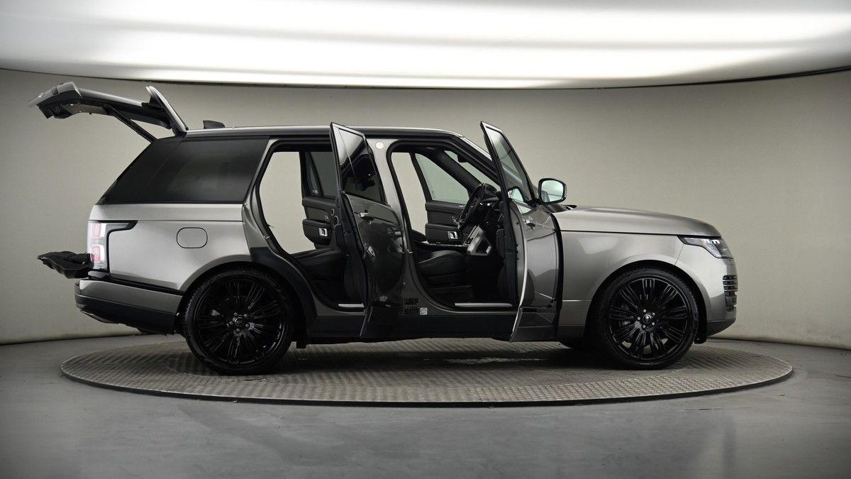 More views of Land Rover Range Rover