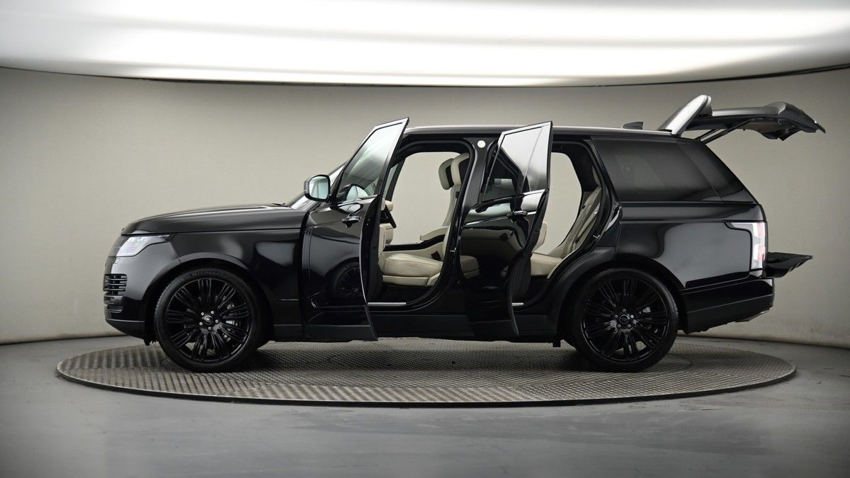 More views of Land Rover Range Rover