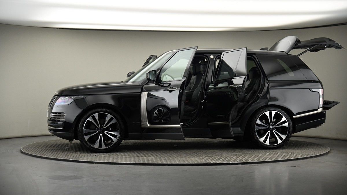 More views of Land Rover Range Rover