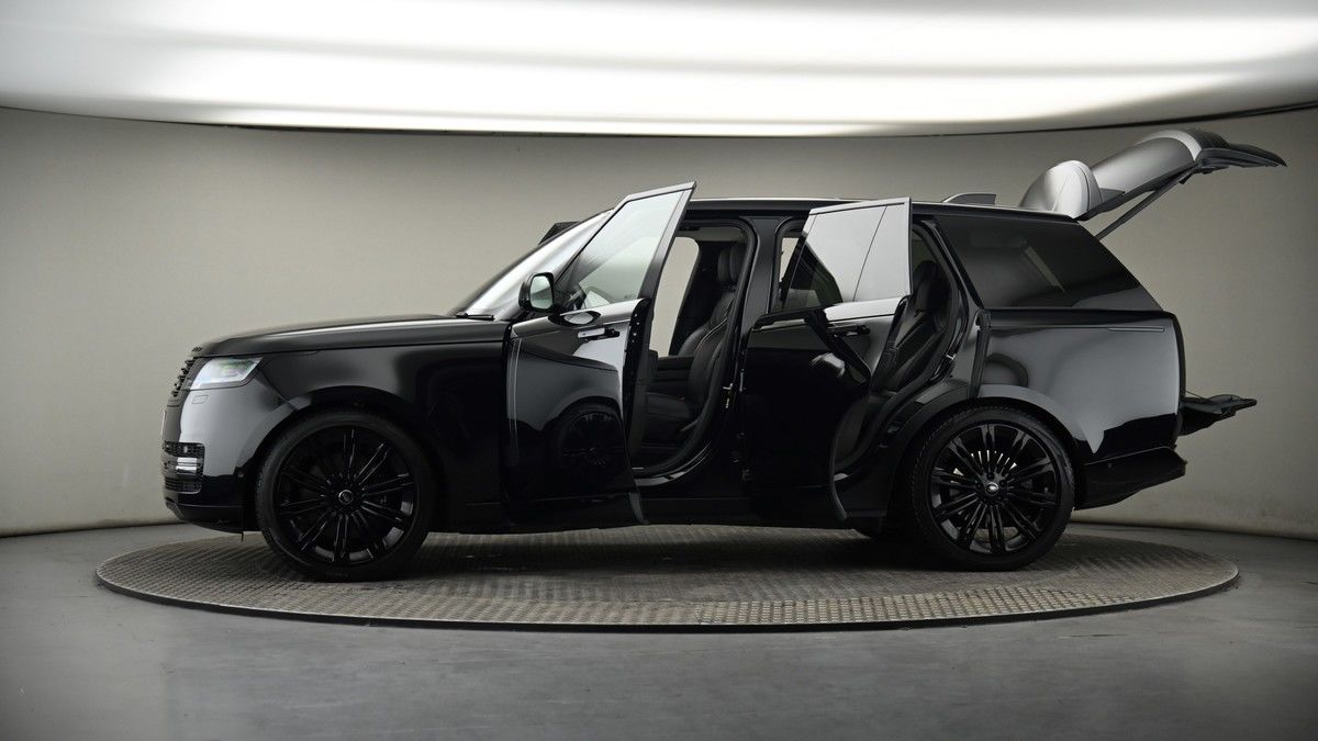 More views of Land Rover Range Rover