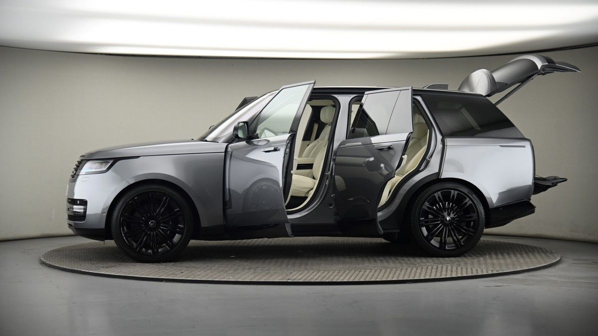More views of Land Rover Range Rover