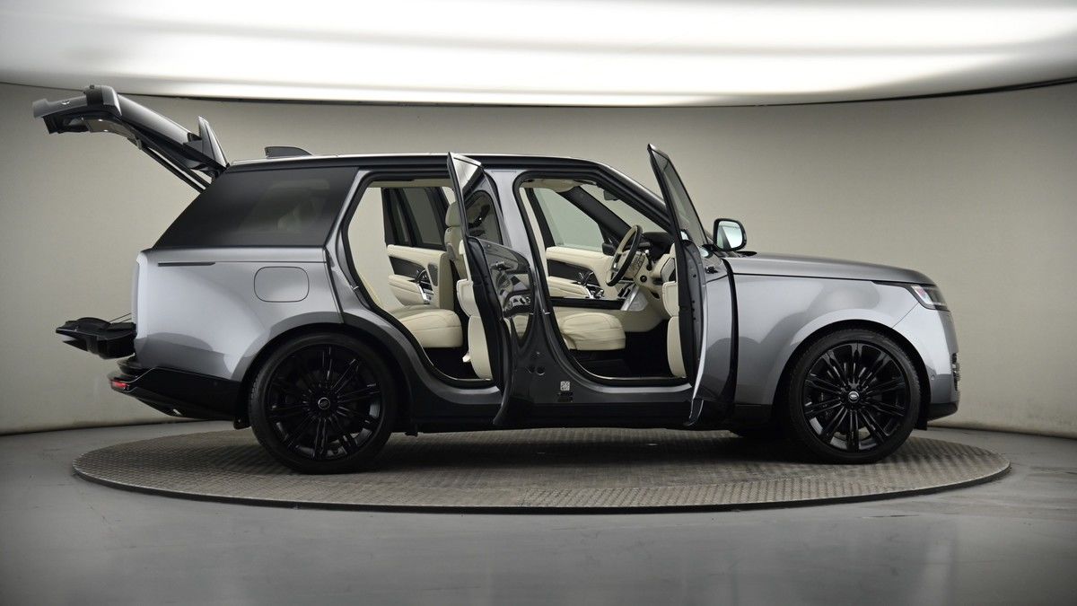 More views of Land Rover Range Rover