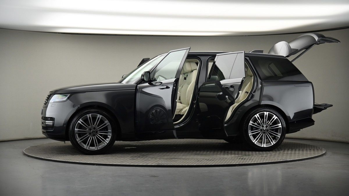 More views of Land Rover Range Rover