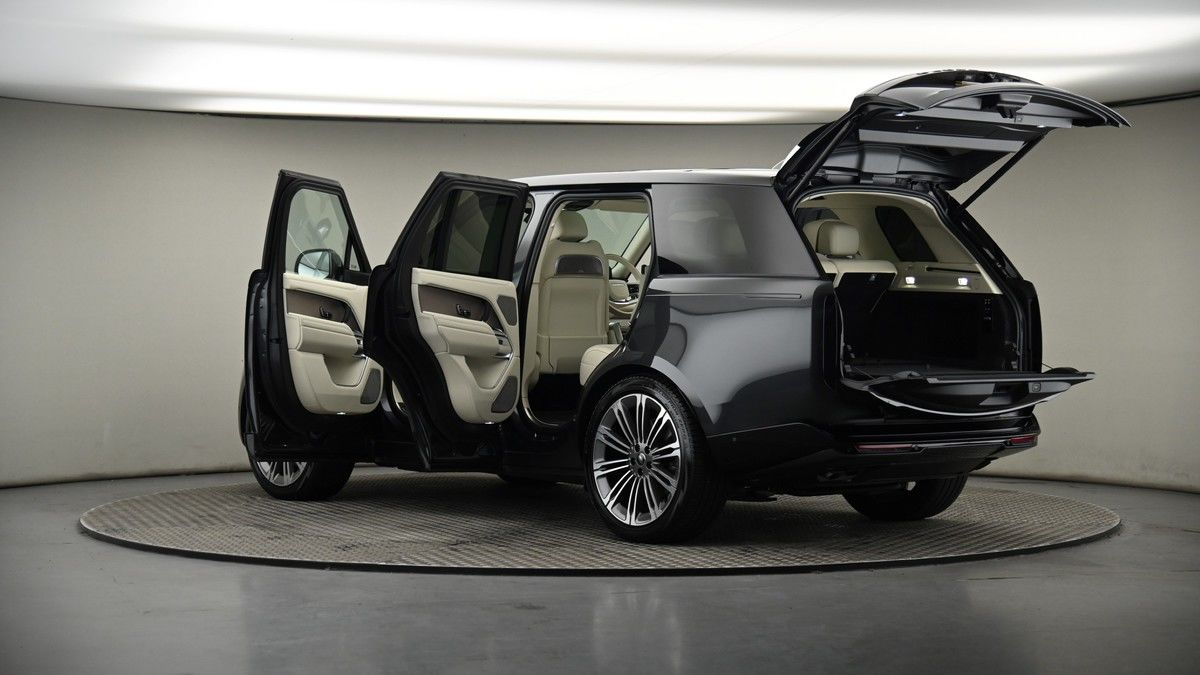 More views of Land Rover Range Rover