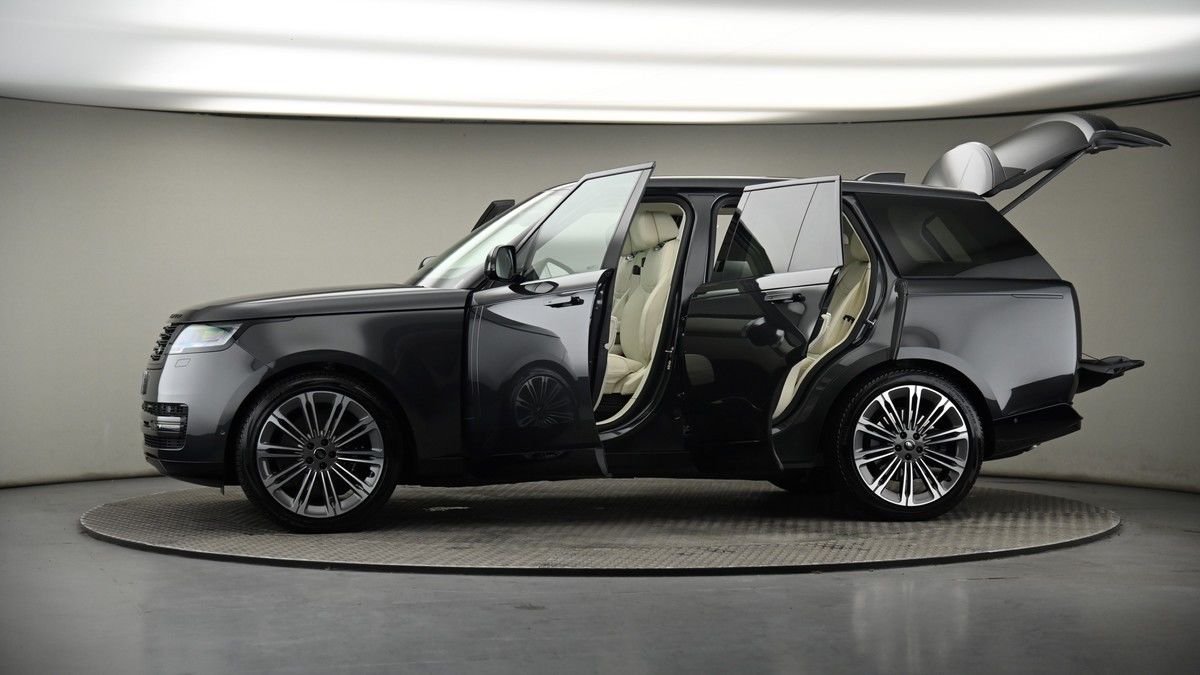 More views of Land Rover Range Rover