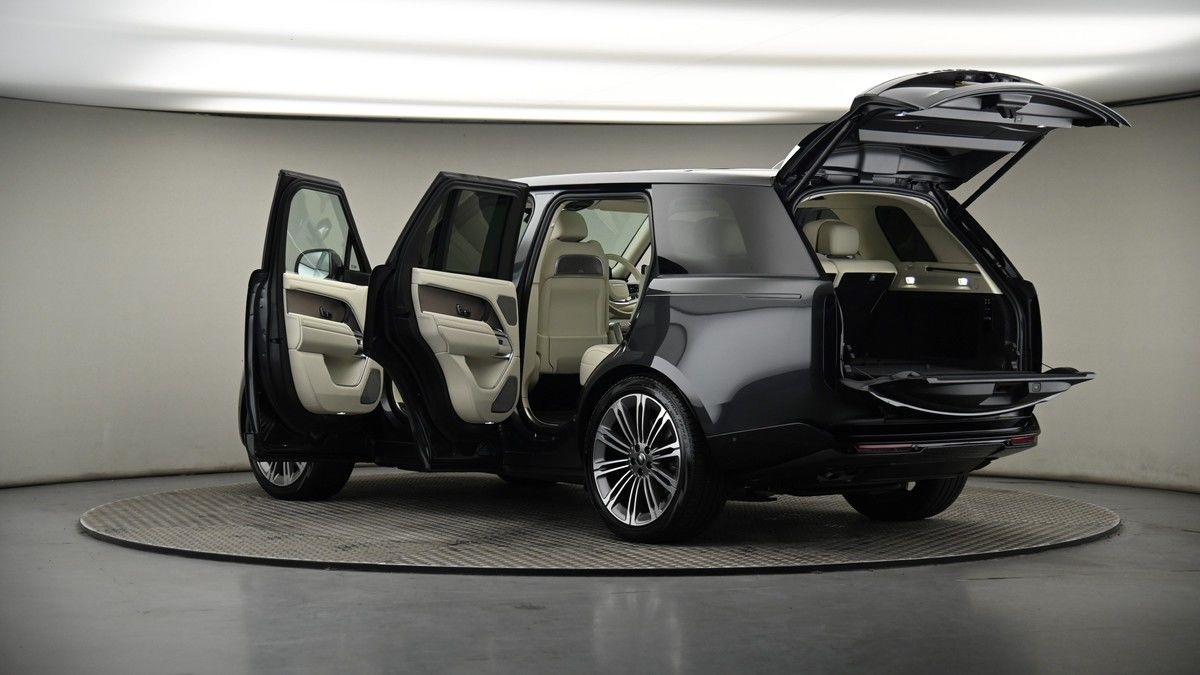 More views of Land Rover Range Rover