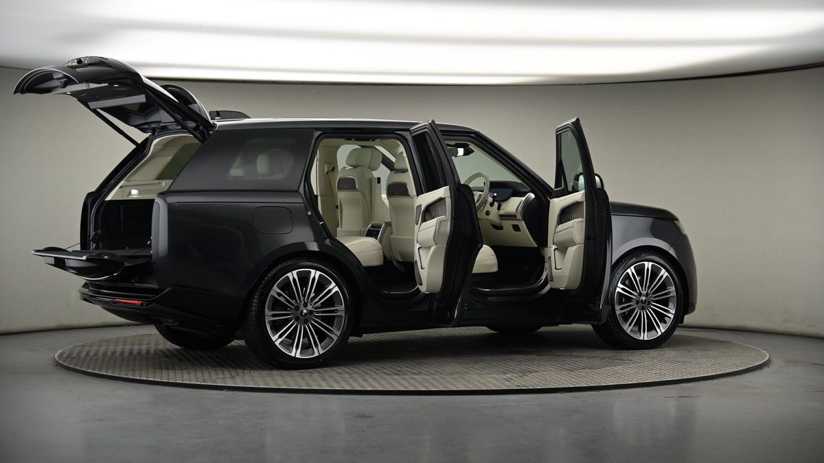 More views of Land Rover Range Rover