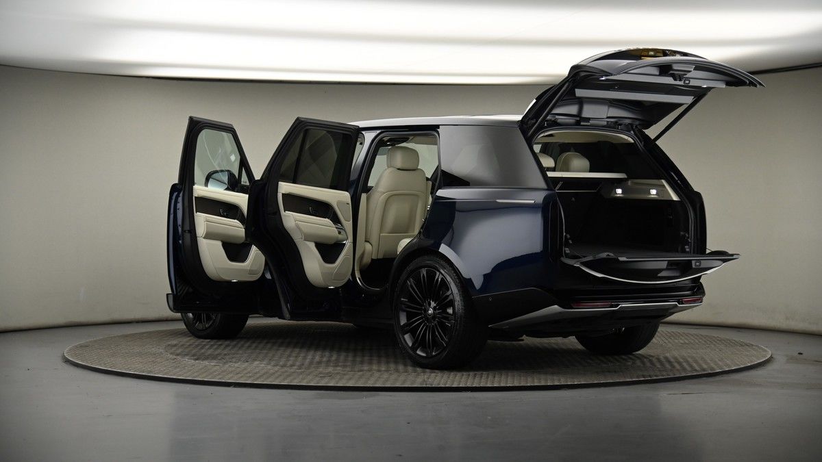 More views of Land Rover Range Rover