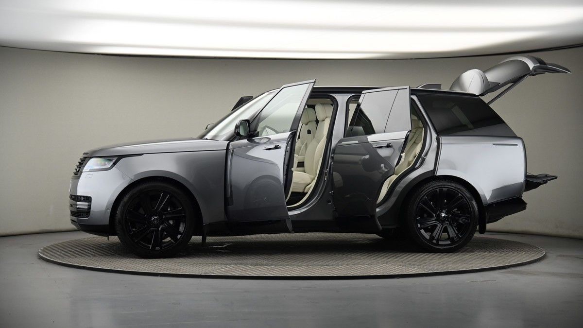 More views of Land Rover Range Rover
