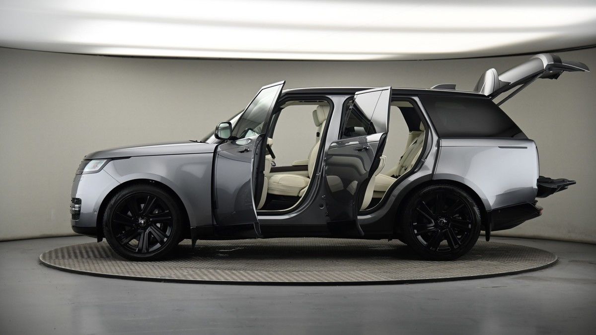 More views of Land Rover Range Rover