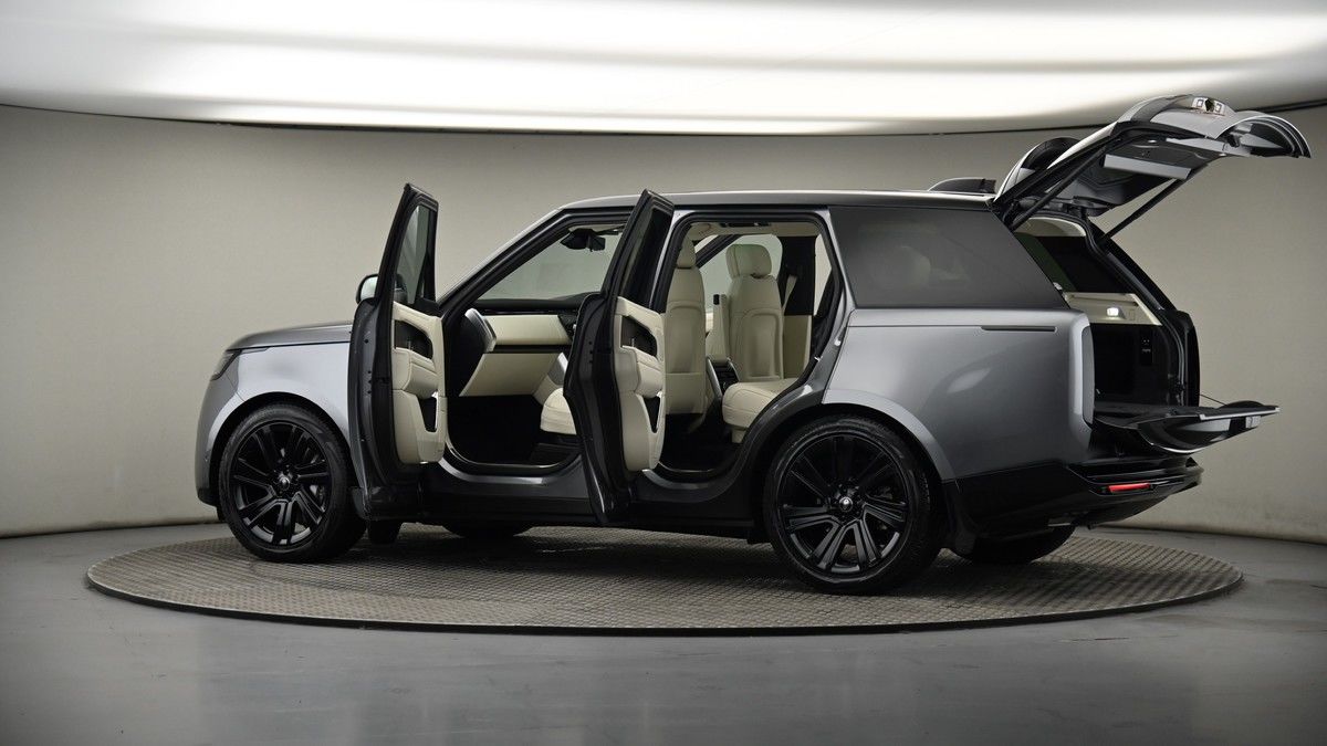 More views of Land Rover Range Rover
