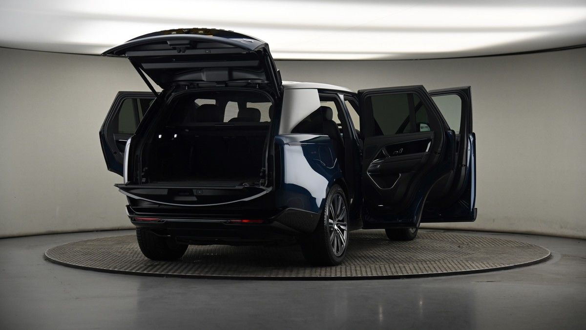 More views of Land Rover Range Rover
