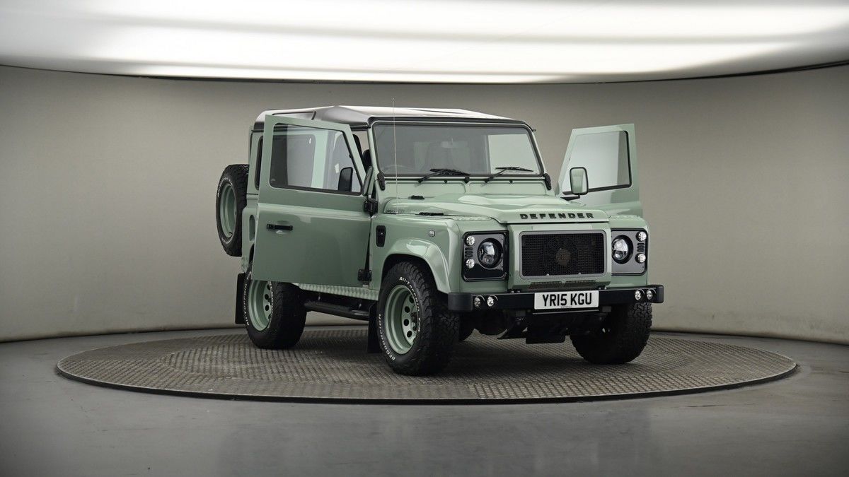 More views of Land Rover Defender 90