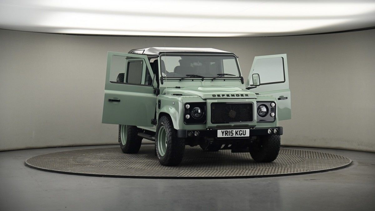 More views of Land Rover Defender 90