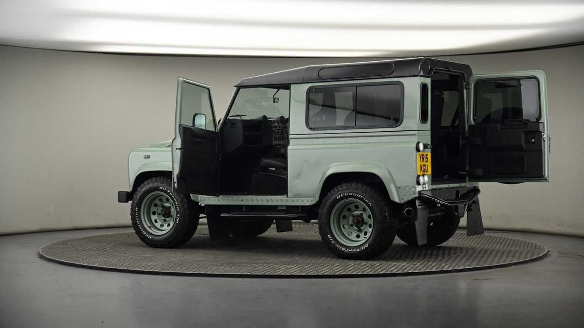 More views of Land Rover Defender 90