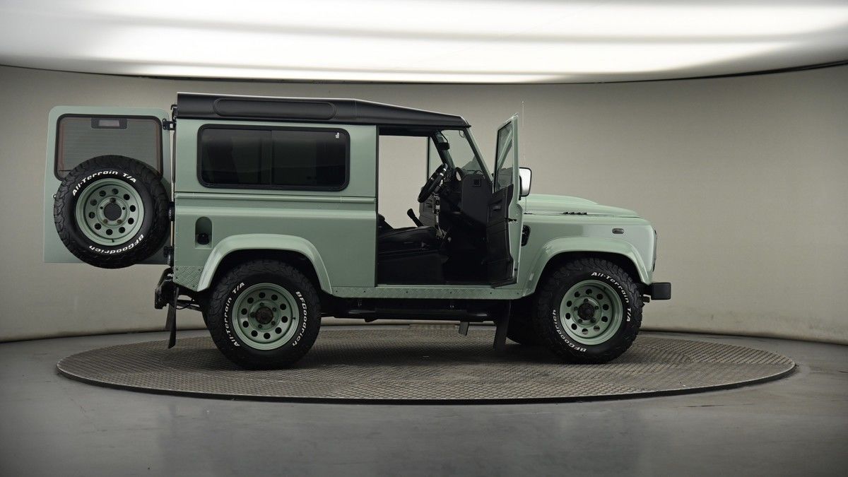 More views of Land Rover Defender 90