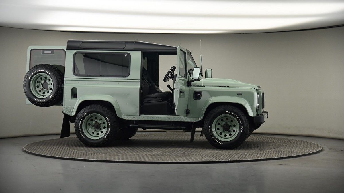 More views of Land Rover Defender 90