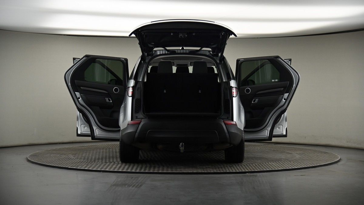 More views of Land Rover Discovery