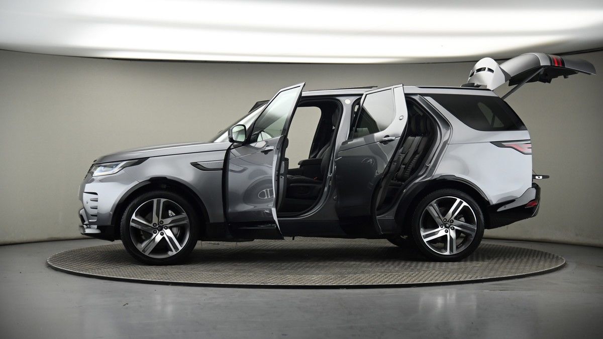 More views of Land Rover Discovery