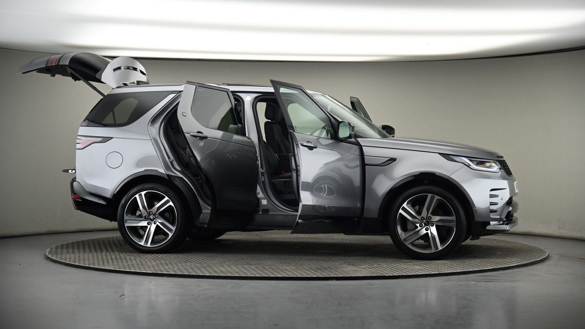 More views of Land Rover Discovery