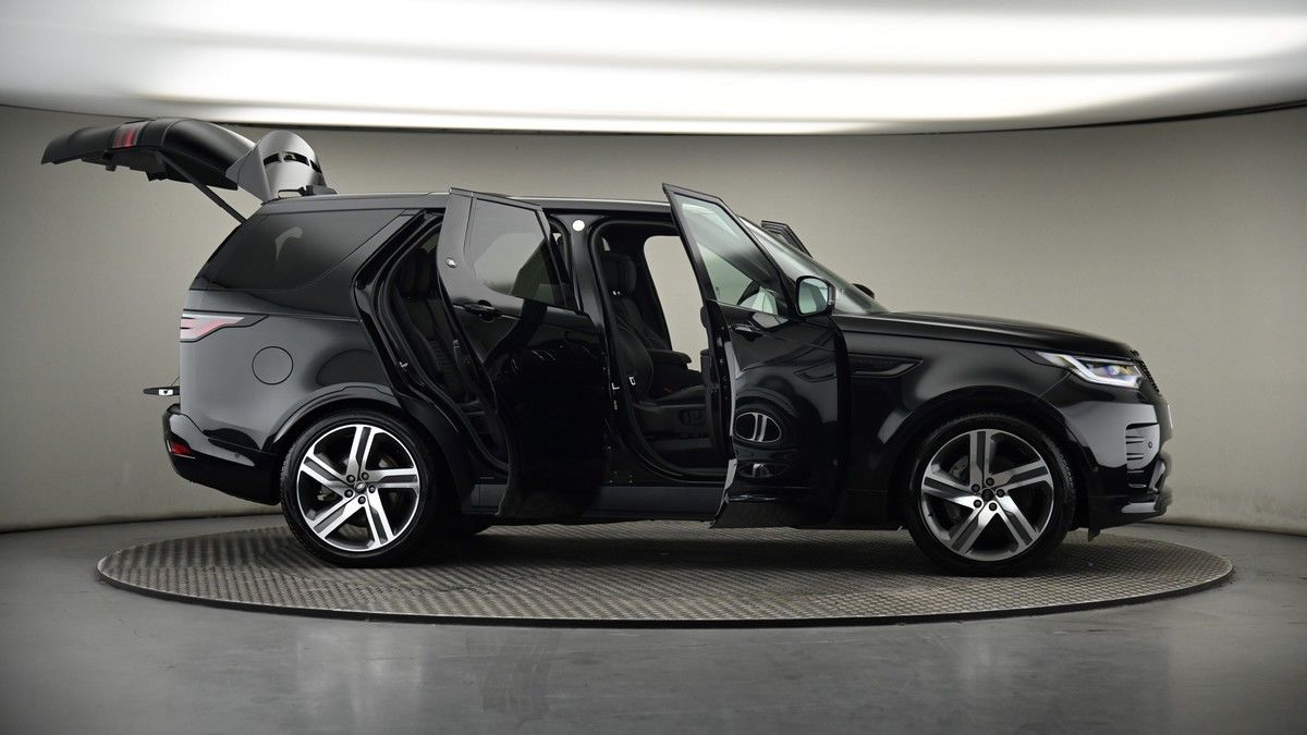 More views of Land Rover Discovery