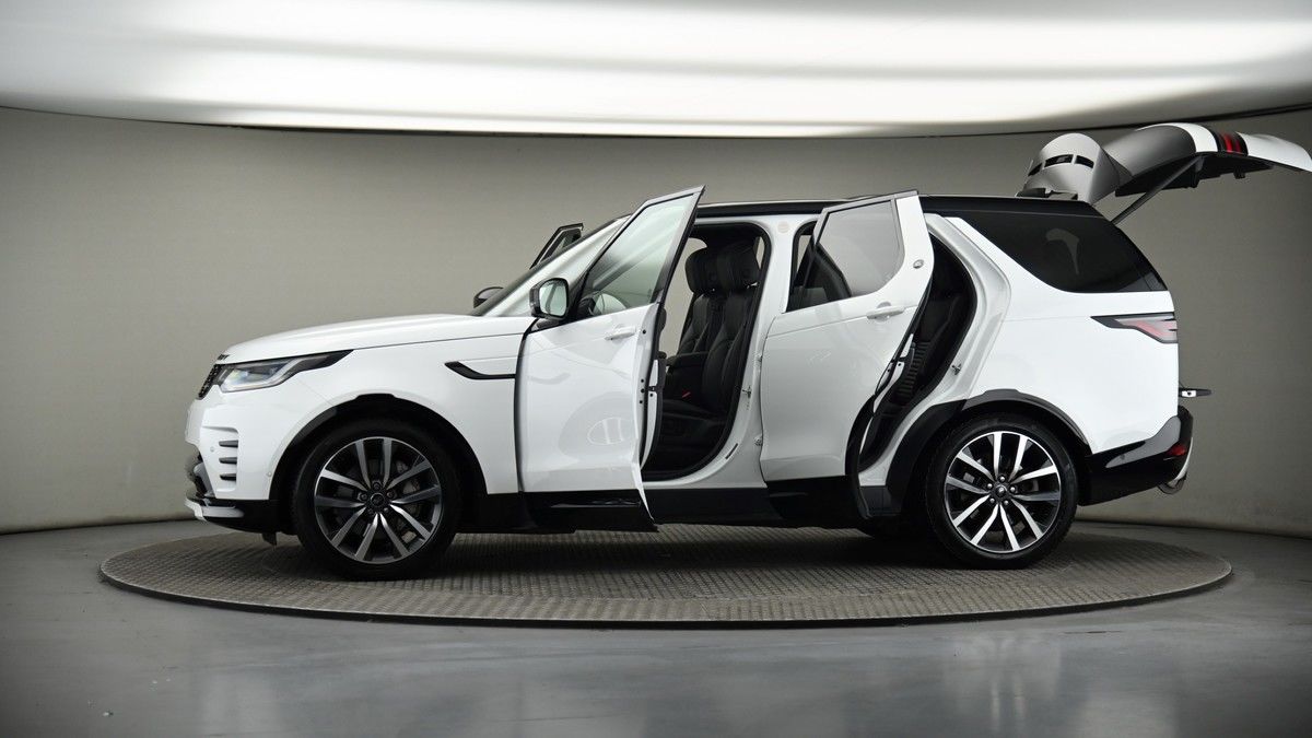More views of Land Rover Discovery