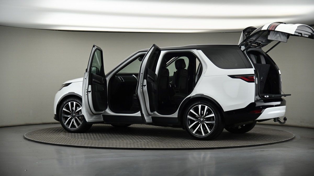 More views of Land Rover Discovery