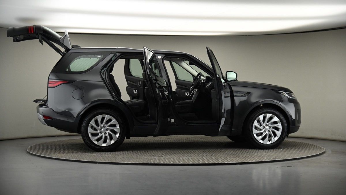 More views of Land Rover Discovery