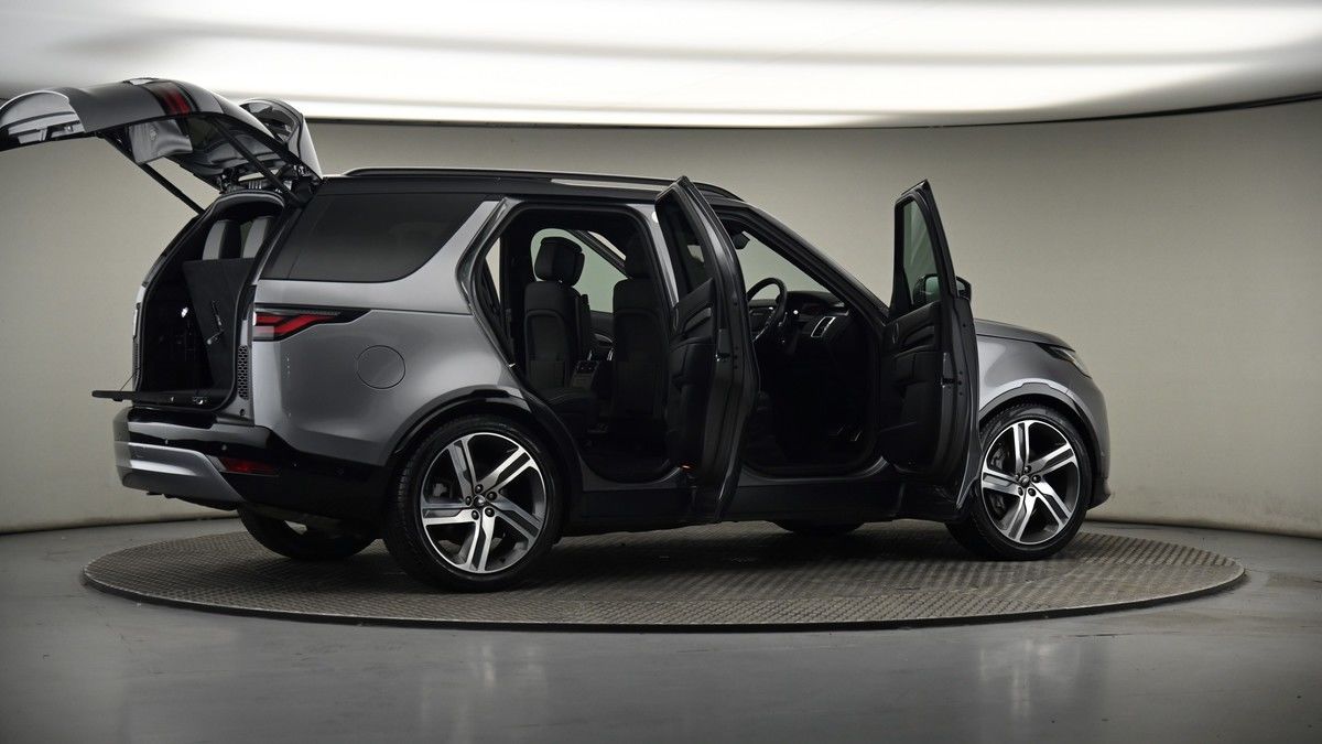 More views of Land Rover Discovery