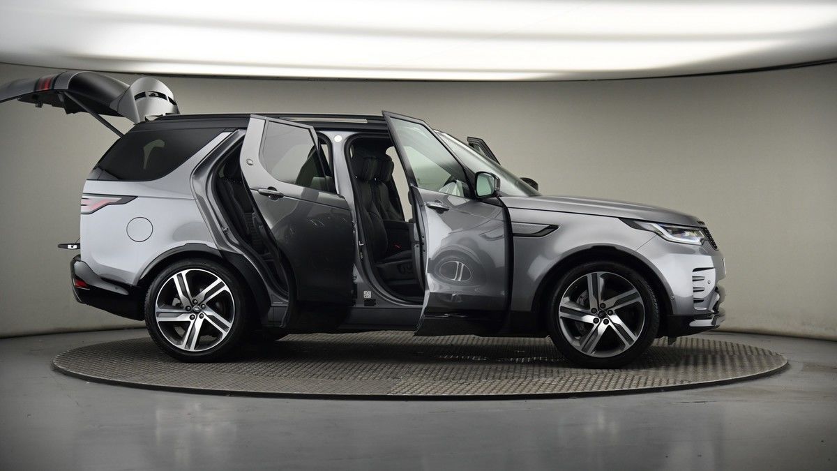 More views of Land Rover Discovery