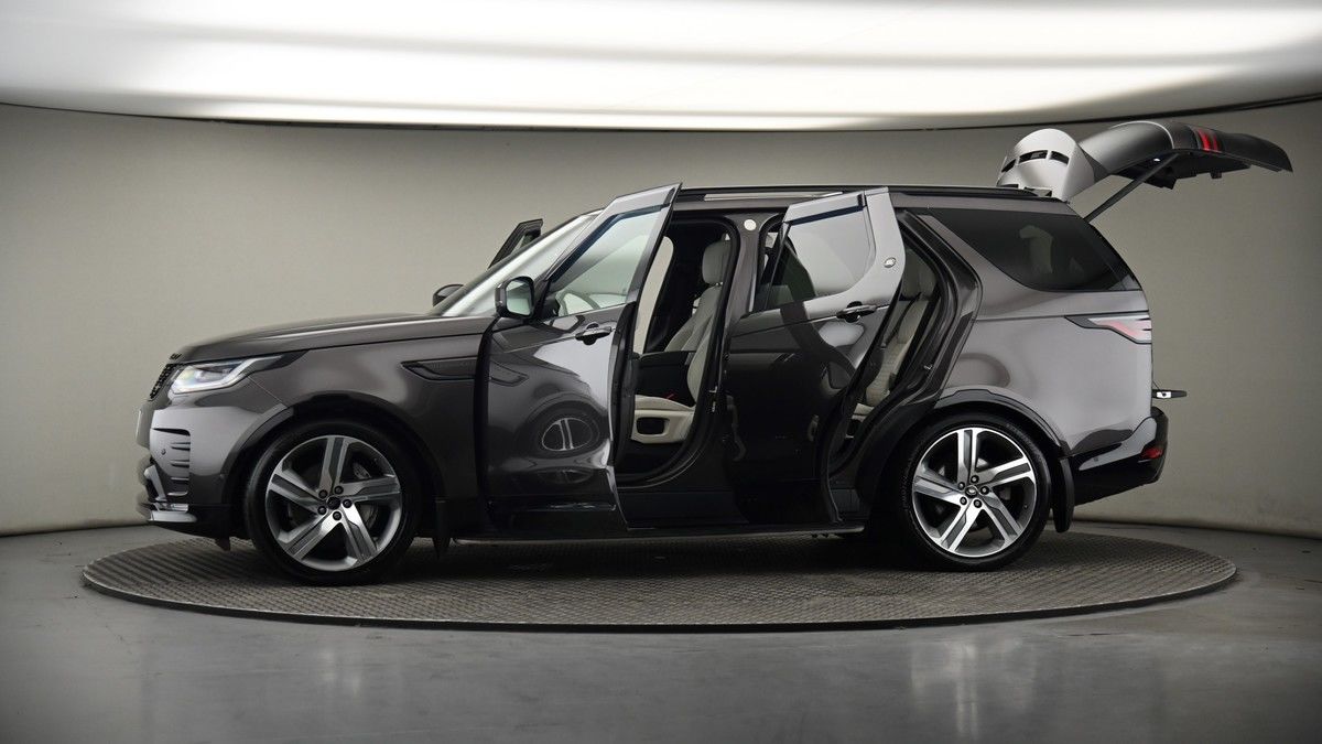 More views of Land Rover Discovery