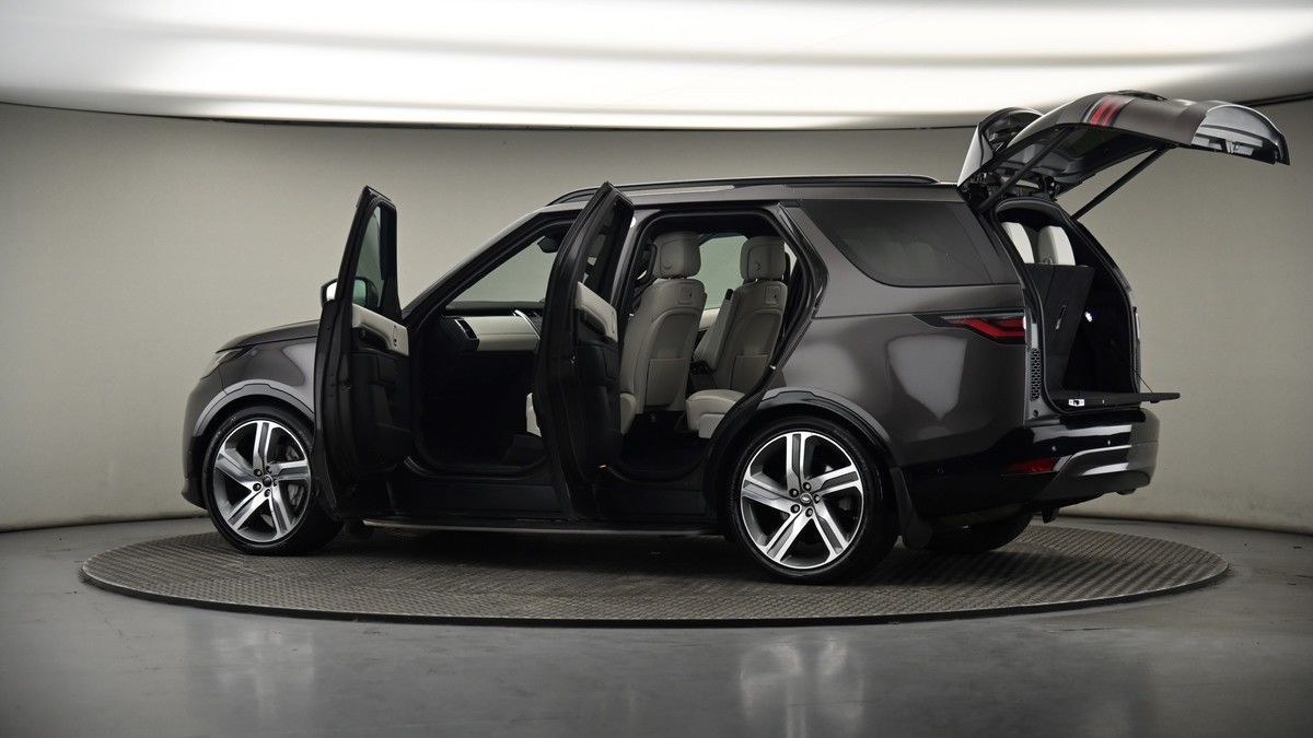 More views of Land Rover Discovery