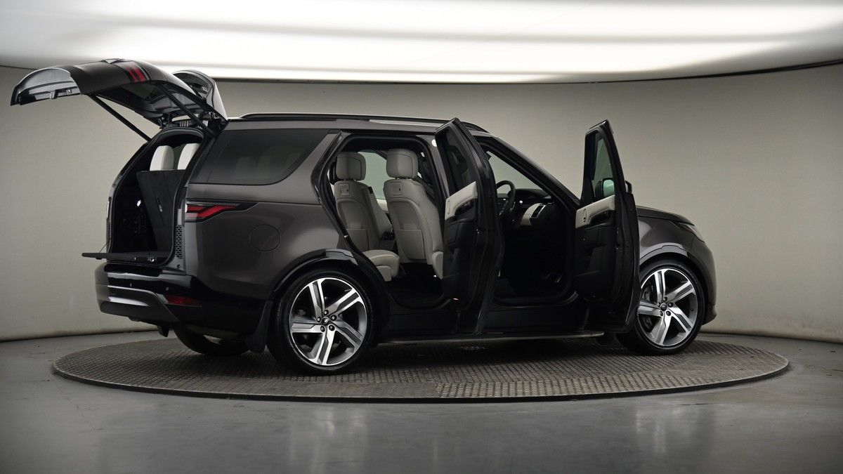 More views of Land Rover Discovery