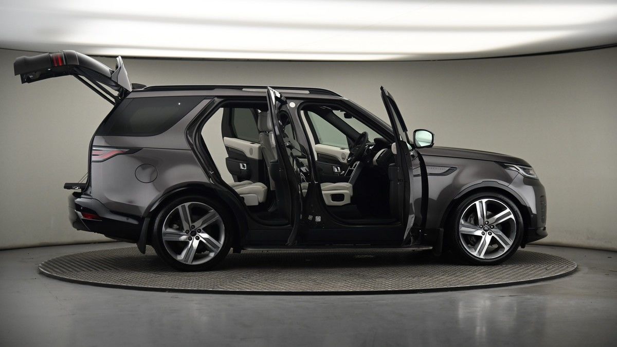 More views of Land Rover Discovery