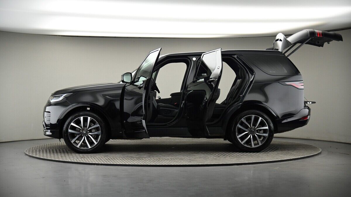 More views of Land Rover Discovery