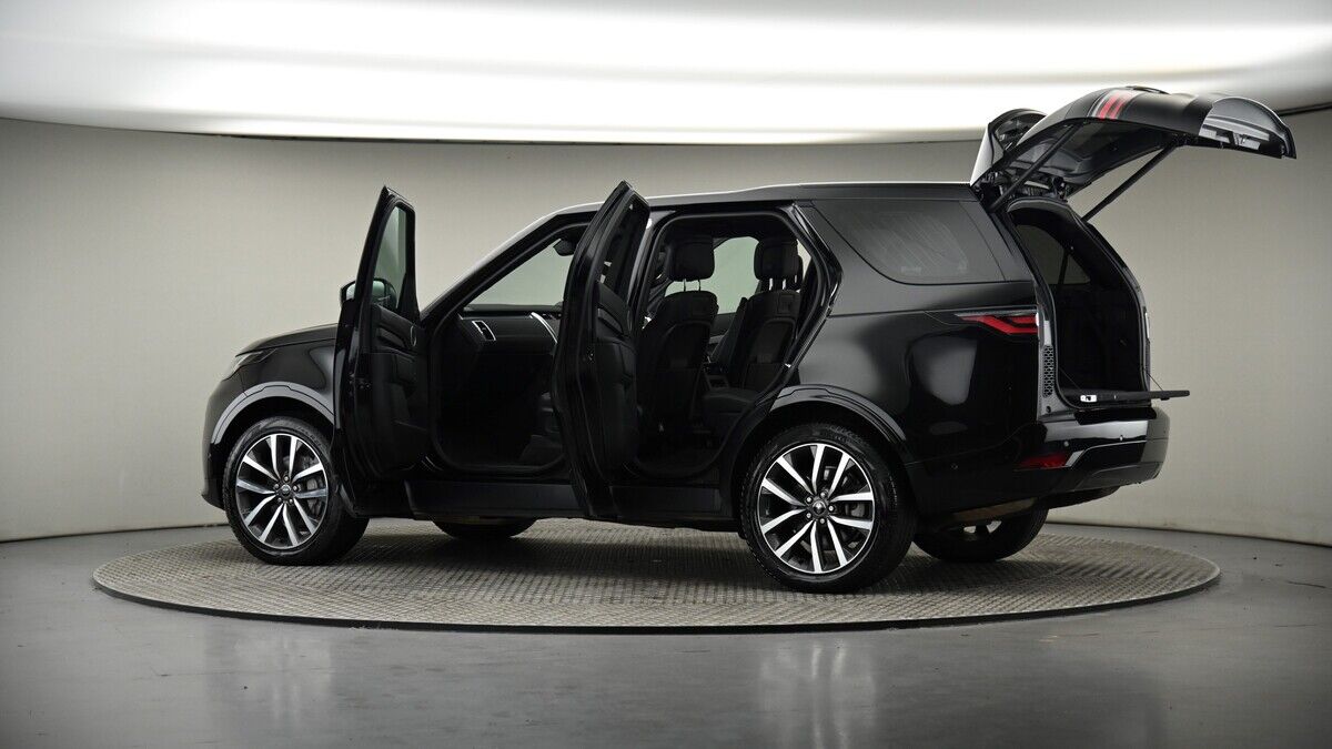 More views of Land Rover Discovery