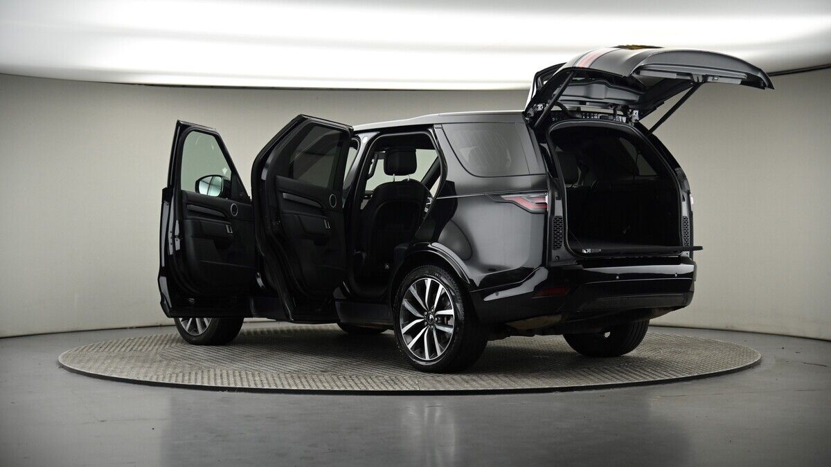 More views of Land Rover Discovery
