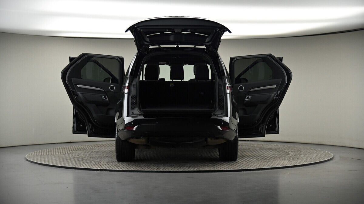 More views of Land Rover Discovery