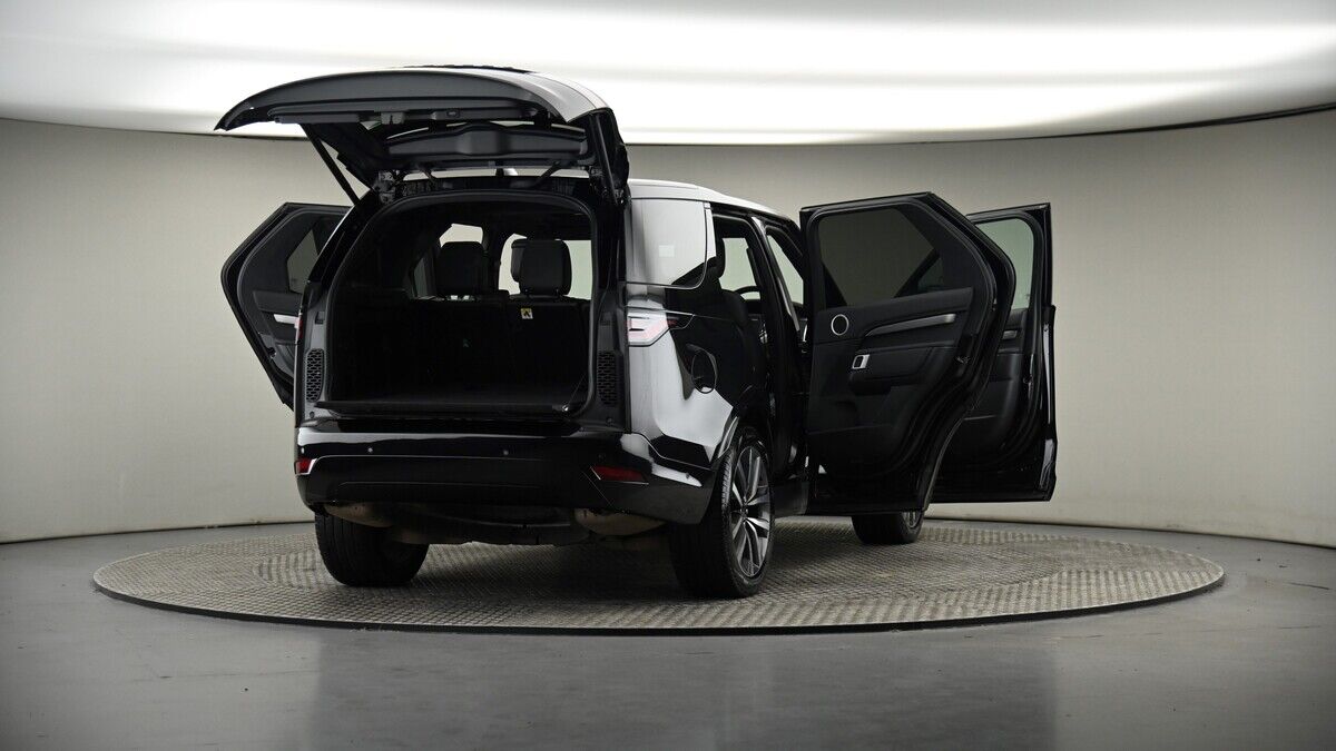 More views of Land Rover Discovery