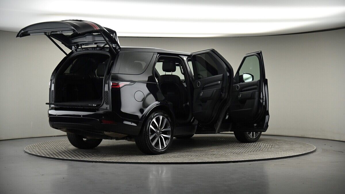 More views of Land Rover Discovery