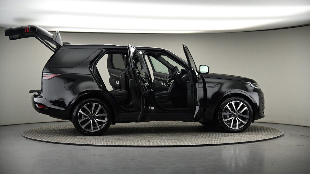 More views of Land Rover Discovery