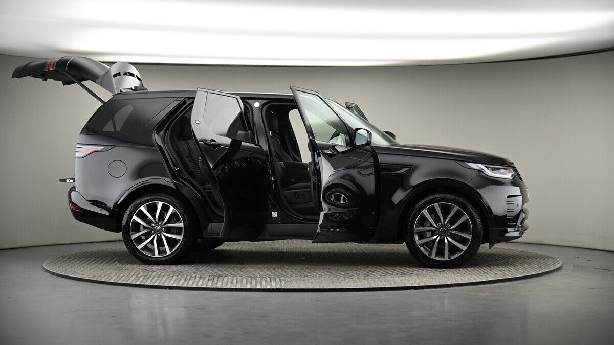 More views of Land Rover Discovery