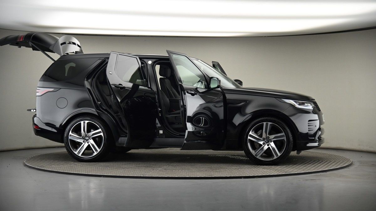 More views of Land Rover Discovery